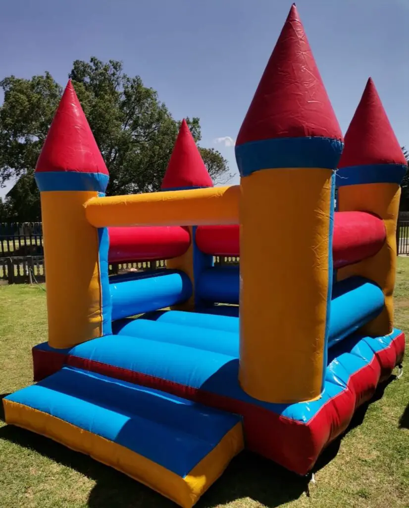 3×3 Red mix 3x3m R320 for one day R470 for two days